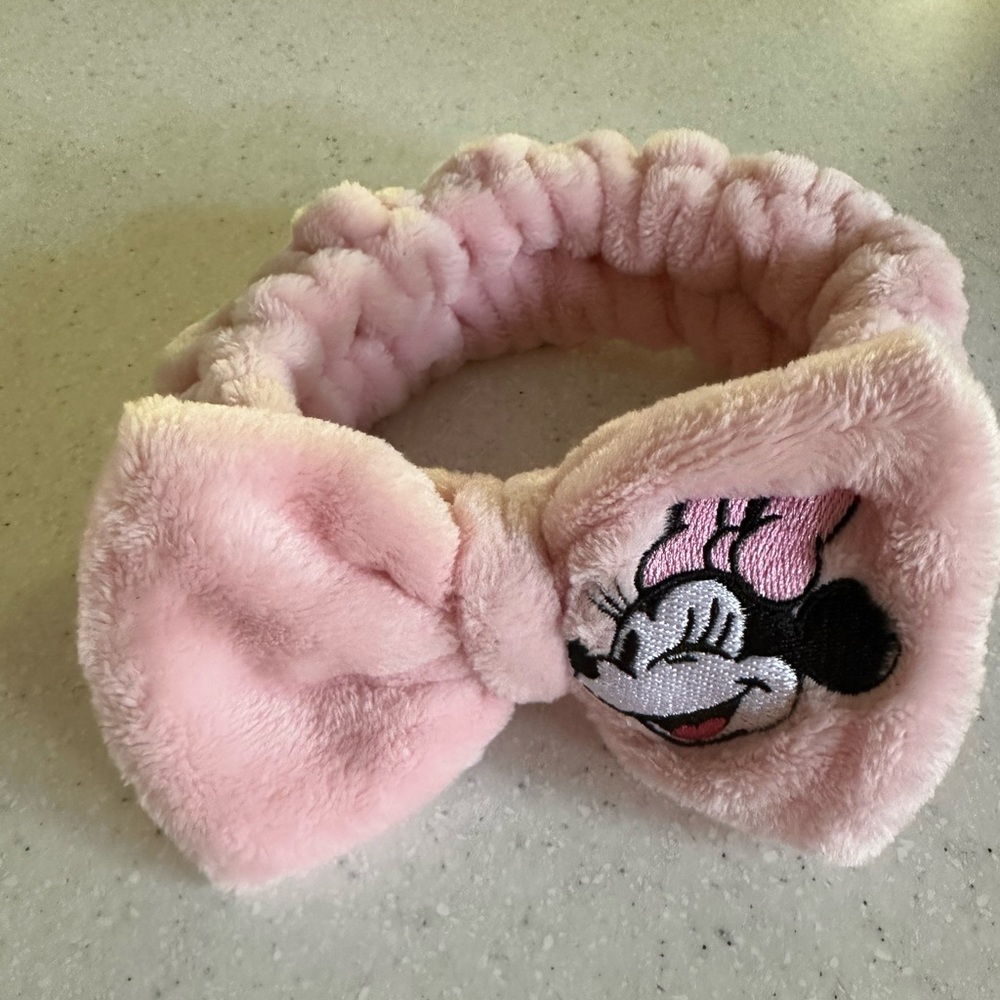 Disney Minnie Mouse Bow Headband! Spa day or Fashion! Baby & Toddler. On…
